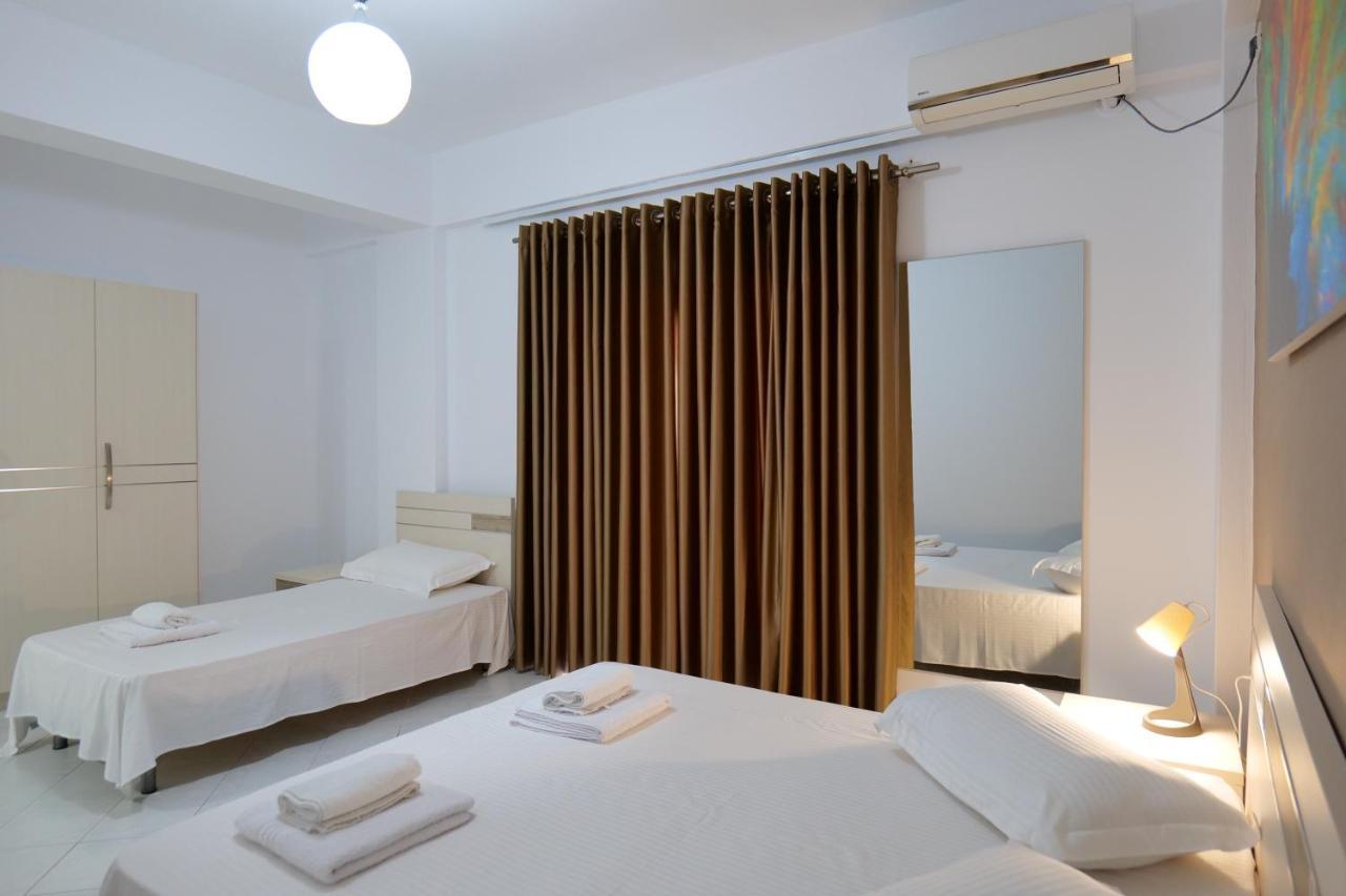 Saranda Inn Rooms & Apartments ภายนอก รูปภาพ